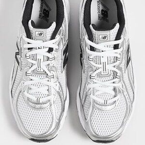 New Balance Unisex U740V2 White/Metallic Silver 877 C Men's 10.5, Women's 12